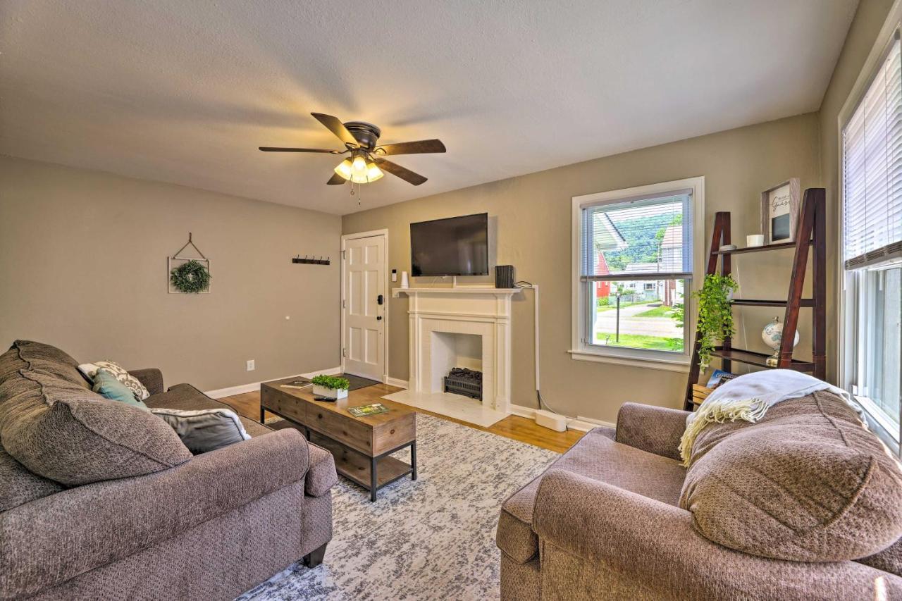 Charming Charleston Home With Yard And Fire Pit! Экстерьер фото